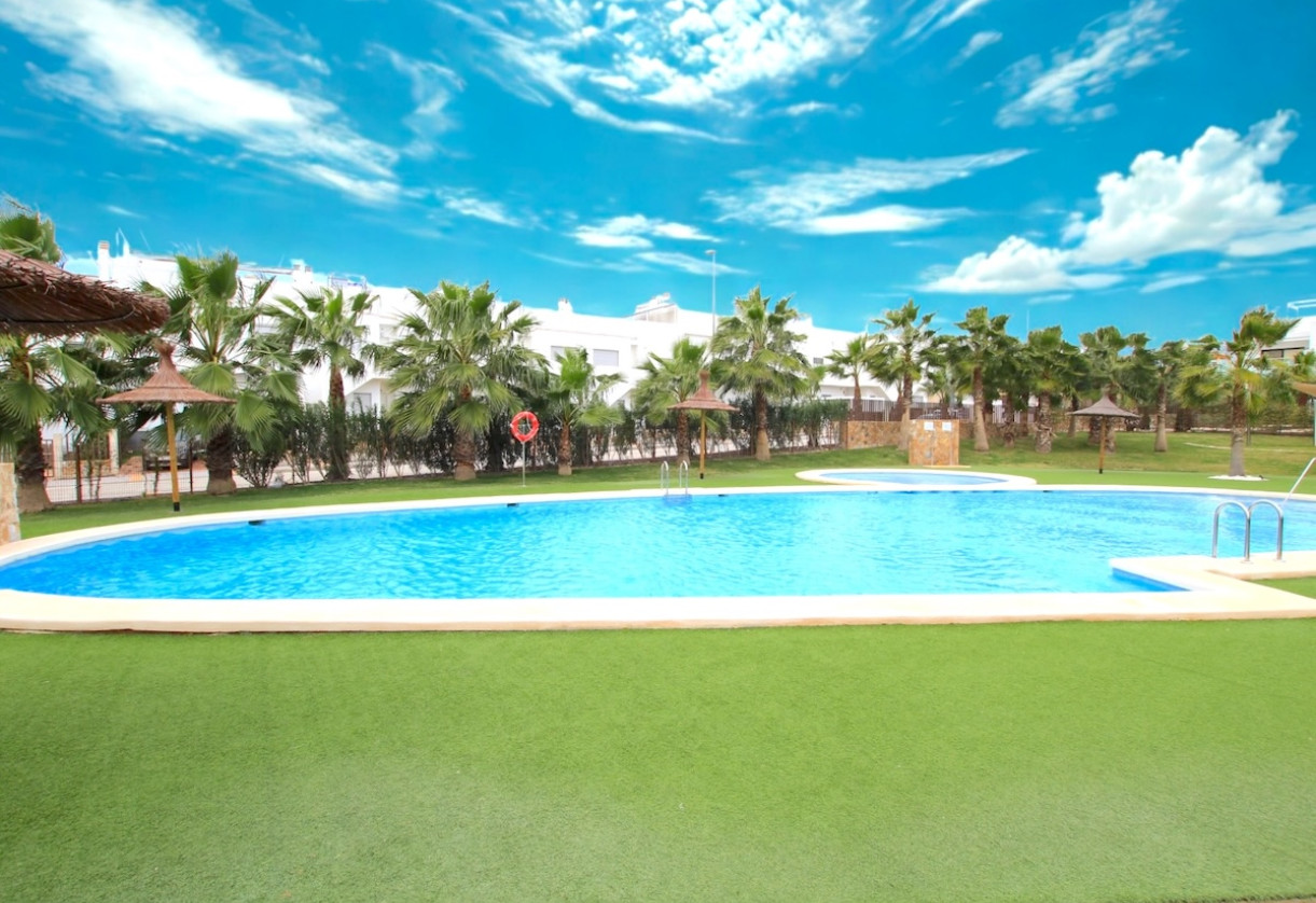 Reventa · Apartment · Entre Naranjos - Vistabella Golf