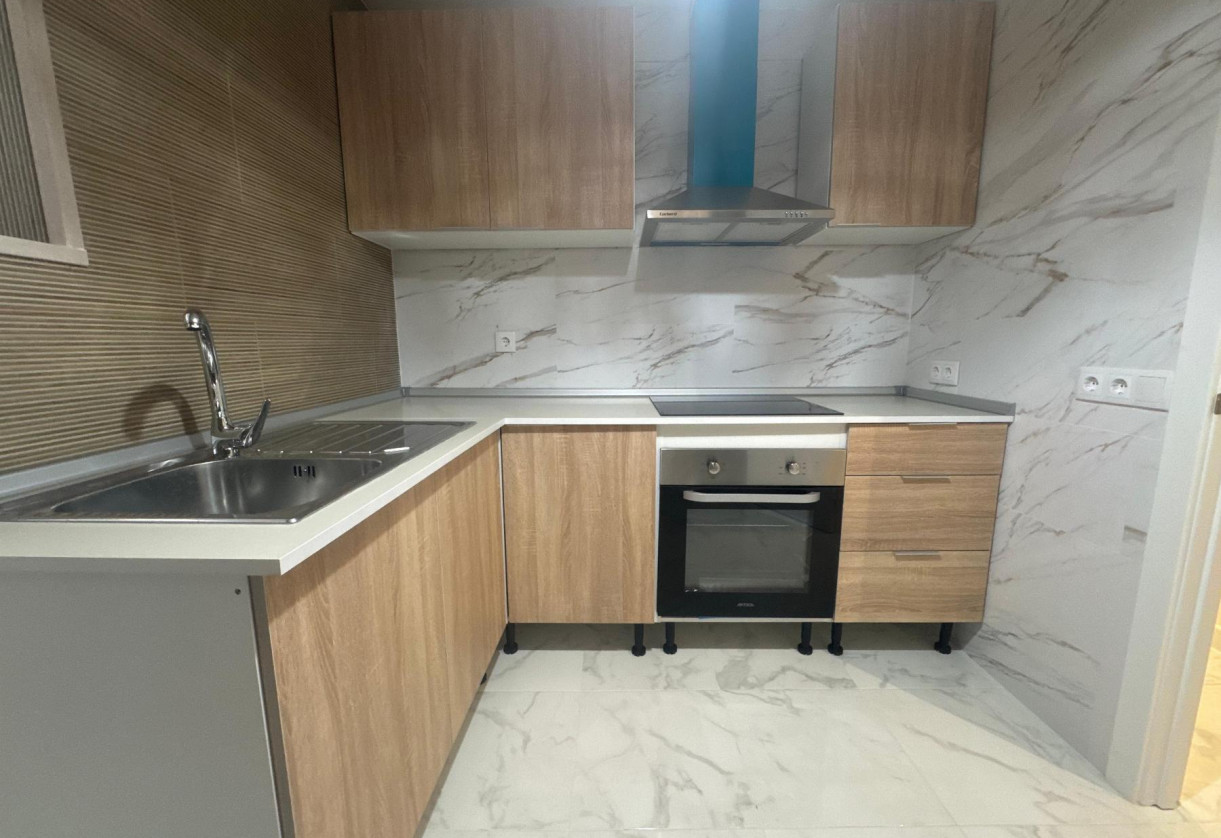 Sale · APARTAMENTO · Torrevieja · Muelle Pesquero