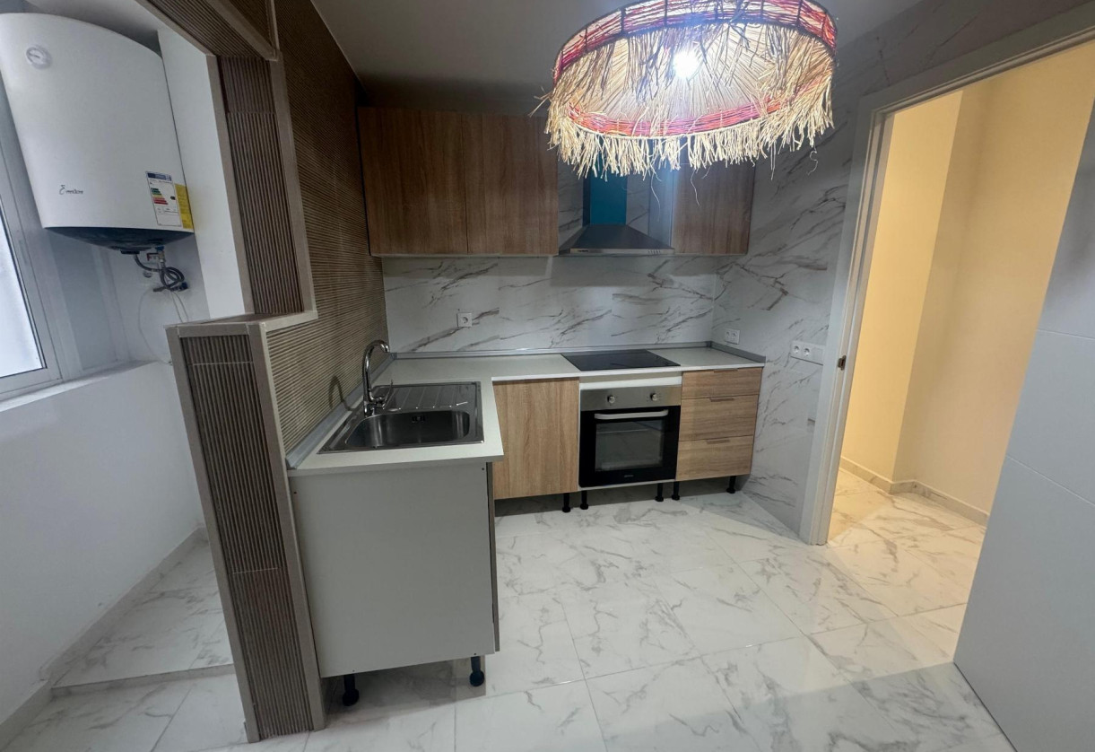 Sale · APARTAMENTO · Torrevieja · Muelle Pesquero