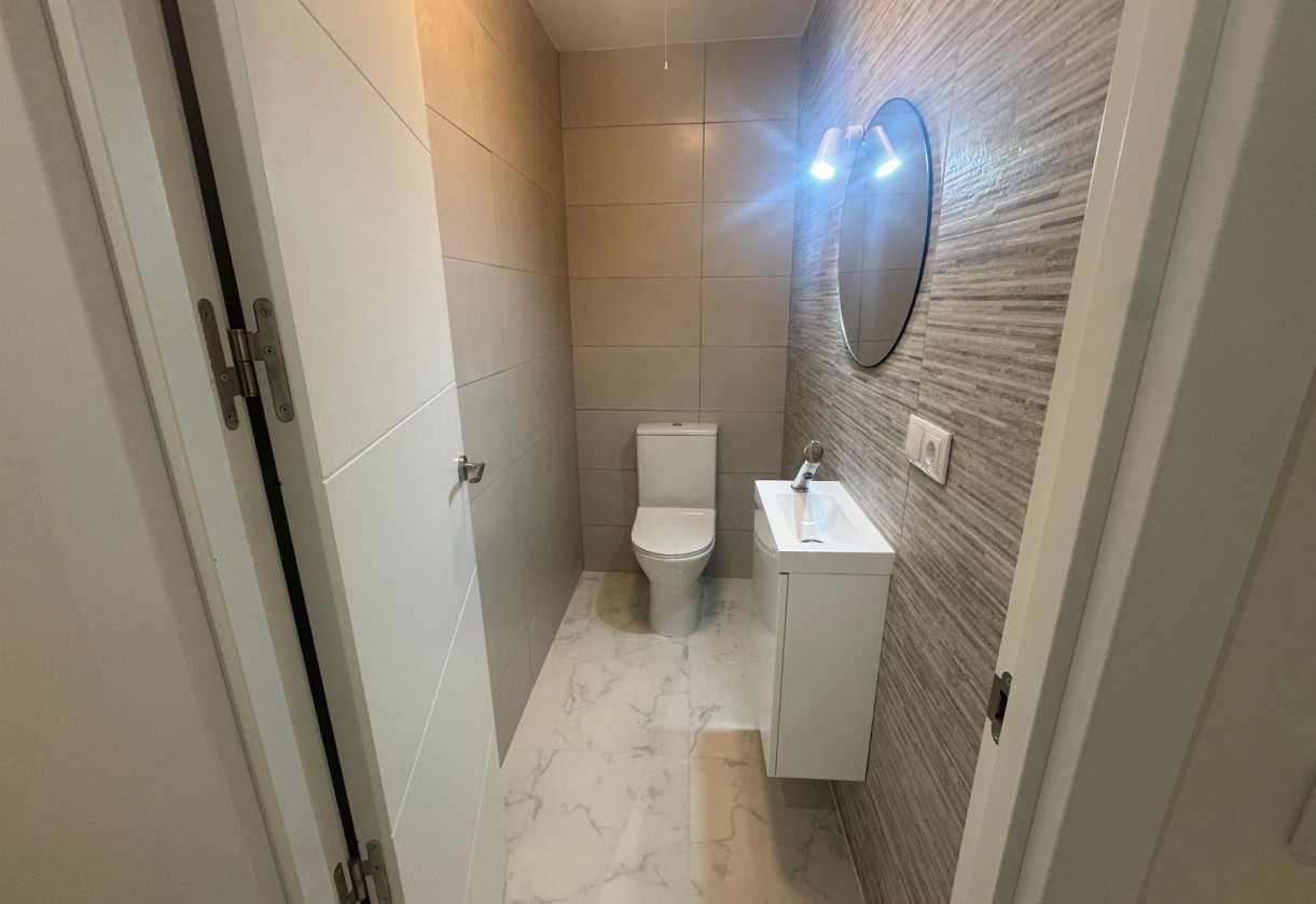 Sale · APARTAMENTO · Torrevieja · Muelle Pesquero