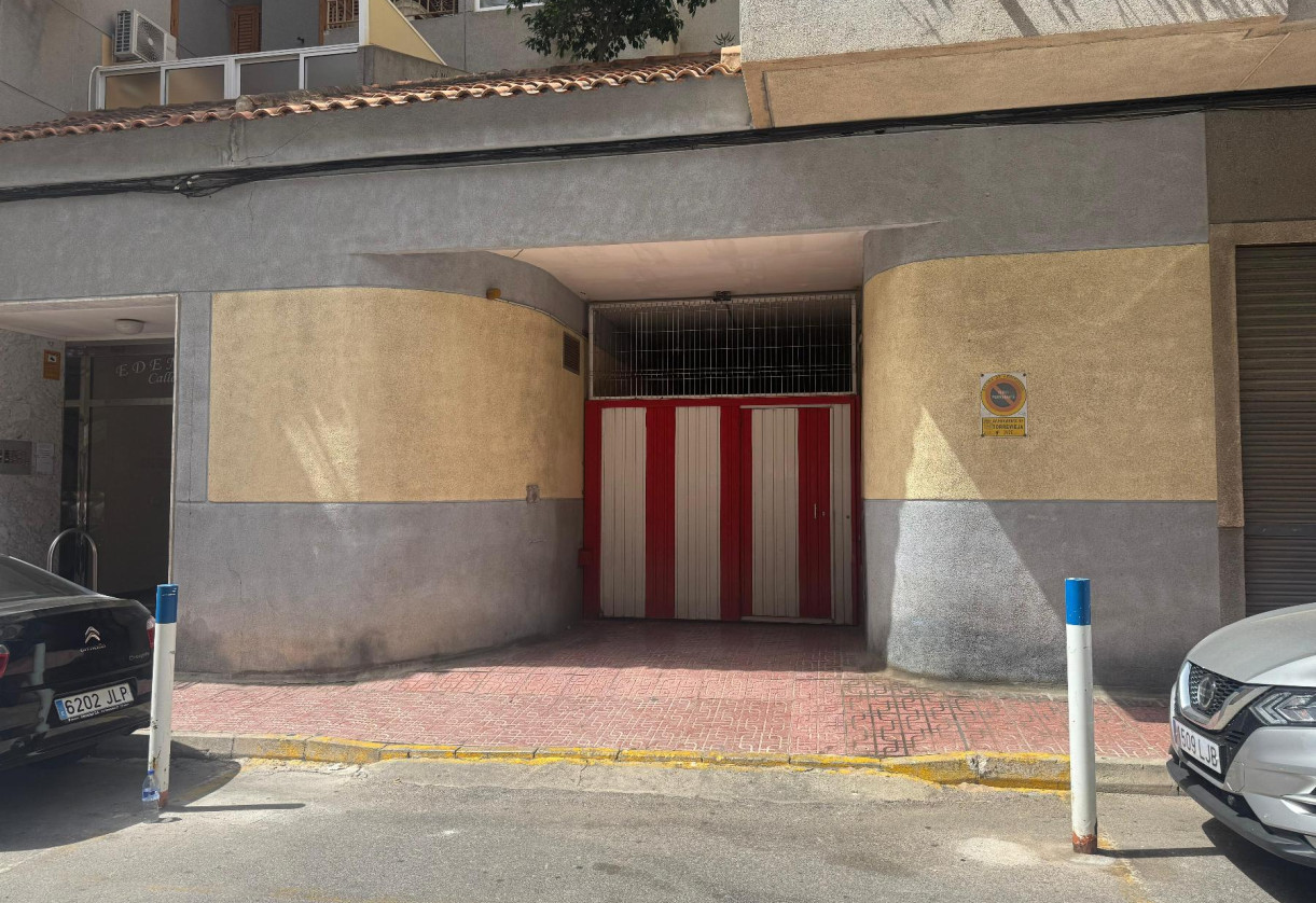 Rynek wtórny · Garaje · Torrevieja · Playa Acequion