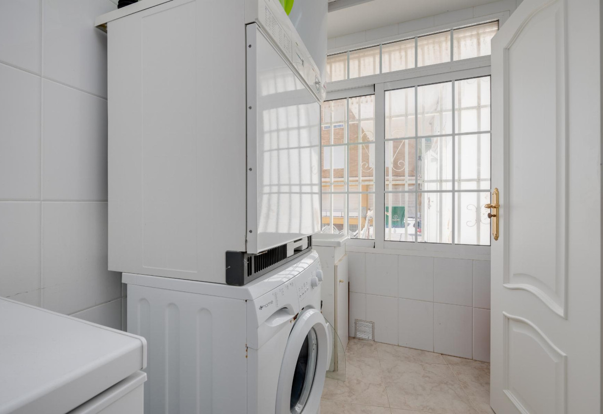 Rynek wtórny · APARTAMENTO · Torrevieja · Playa del Acequión