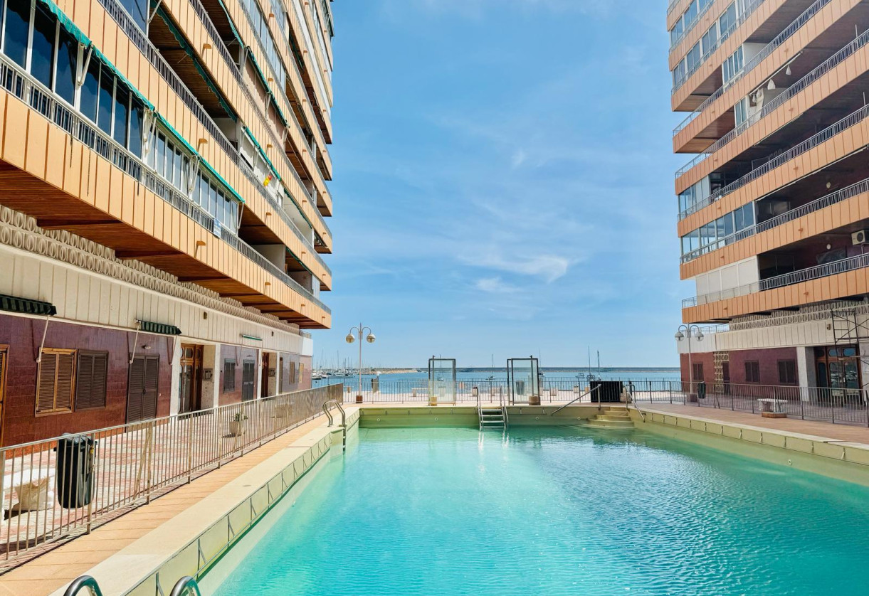 Rynek wtórny · APARTAMENTO · Torrevieja · Playa del Acequión