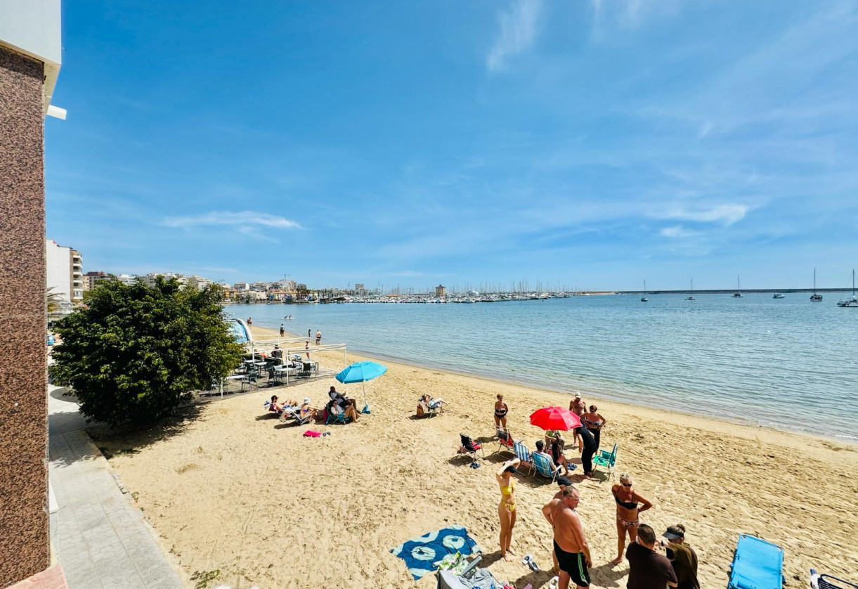 Rynek wtórny · APARTAMENTO · Torrevieja · Playa del Acequión