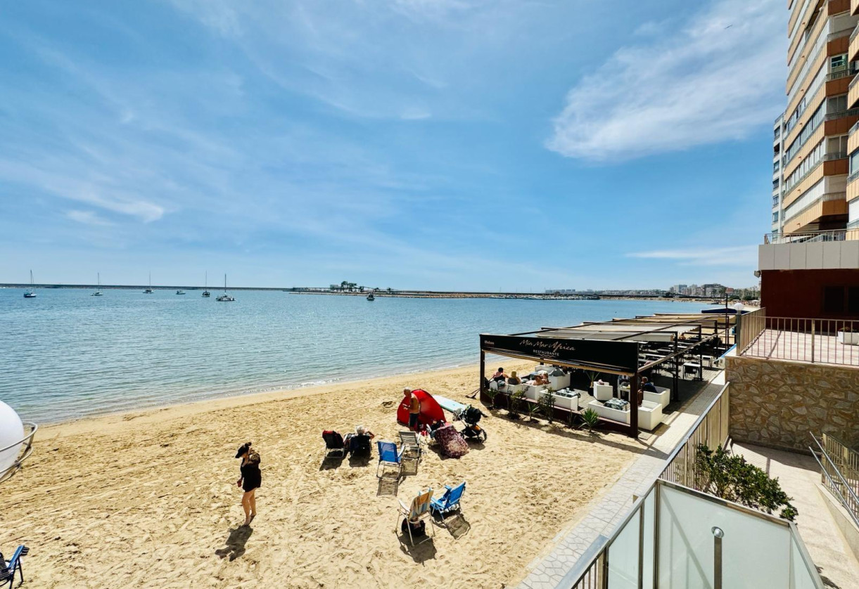 Rynek wtórny · APARTAMENTO · Torrevieja · Playa del Acequión