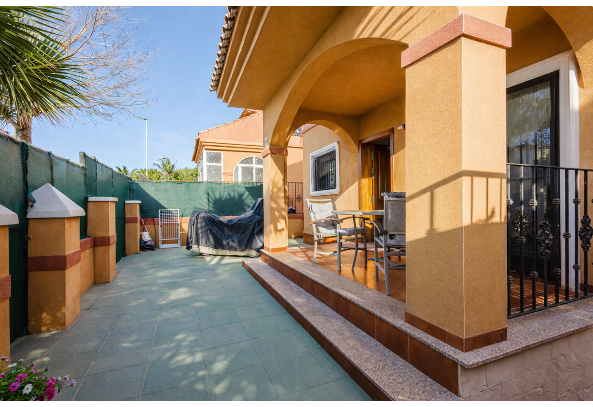 Rynek wtórny · Chalet · Torrevieja · AGUAS NUEVAS