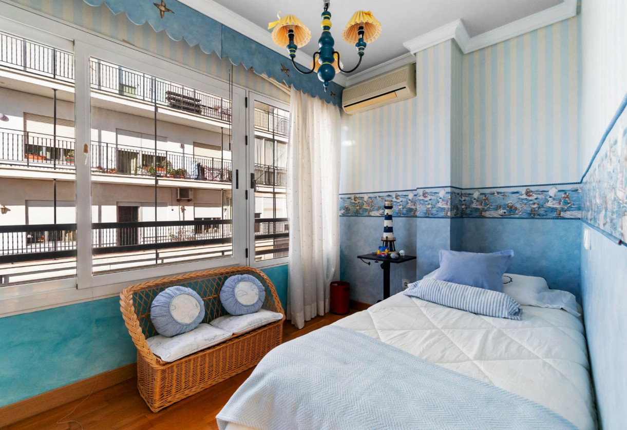 Rynek wtórny · APARTAMENTO · Torrevieja · CLUB NAUTICO TORREVIEJA