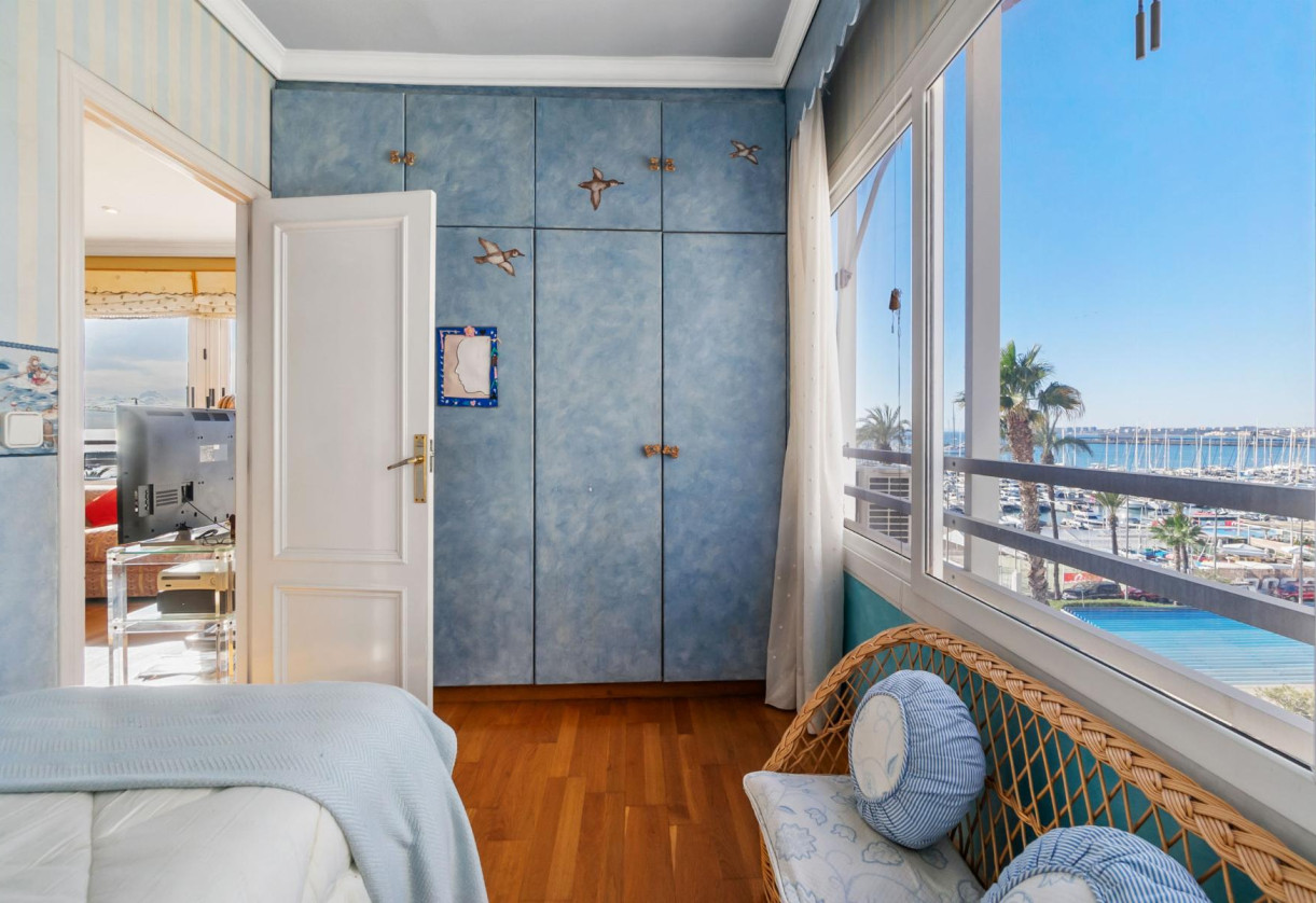 Rynek wtórny · APARTAMENTO · Torrevieja · CLUB NAUTICO TORREVIEJA