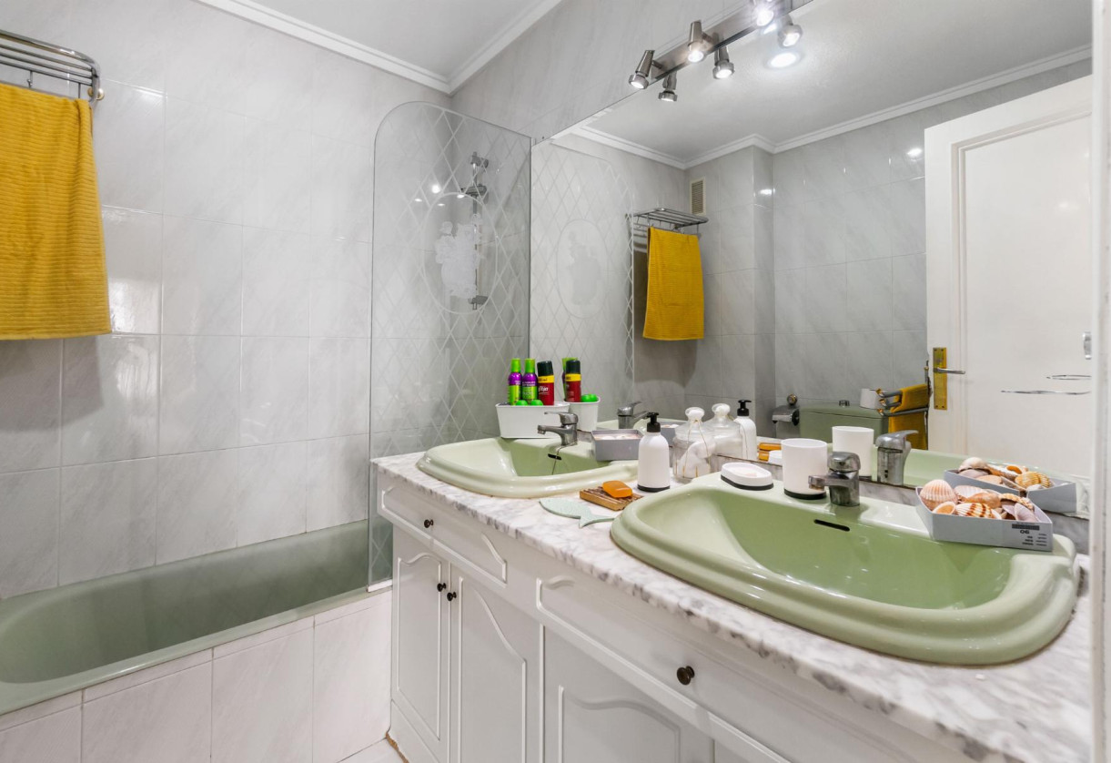 Rynek wtórny · APARTAMENTO · Torrevieja · CLUB NAUTICO TORREVIEJA