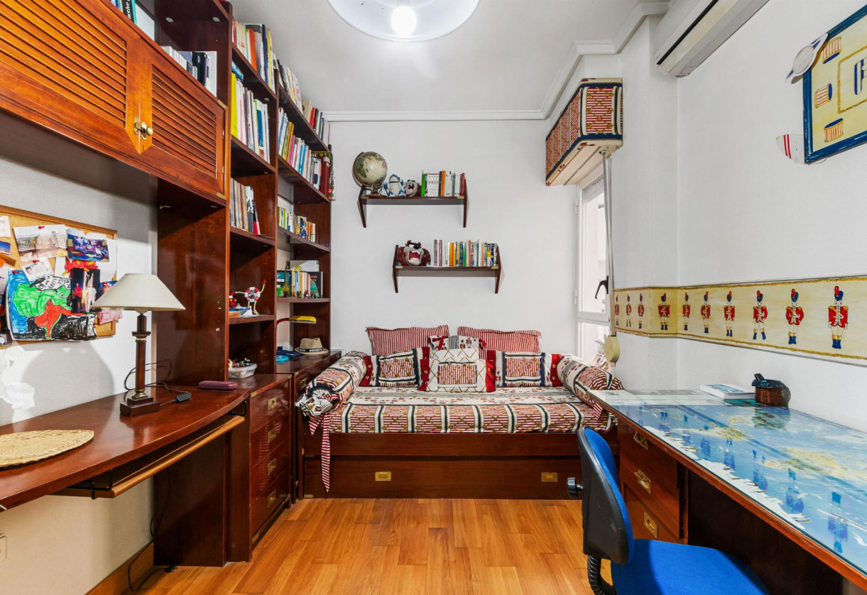 Rynek wtórny · APARTAMENTO · Torrevieja · CLUB NAUTICO TORREVIEJA