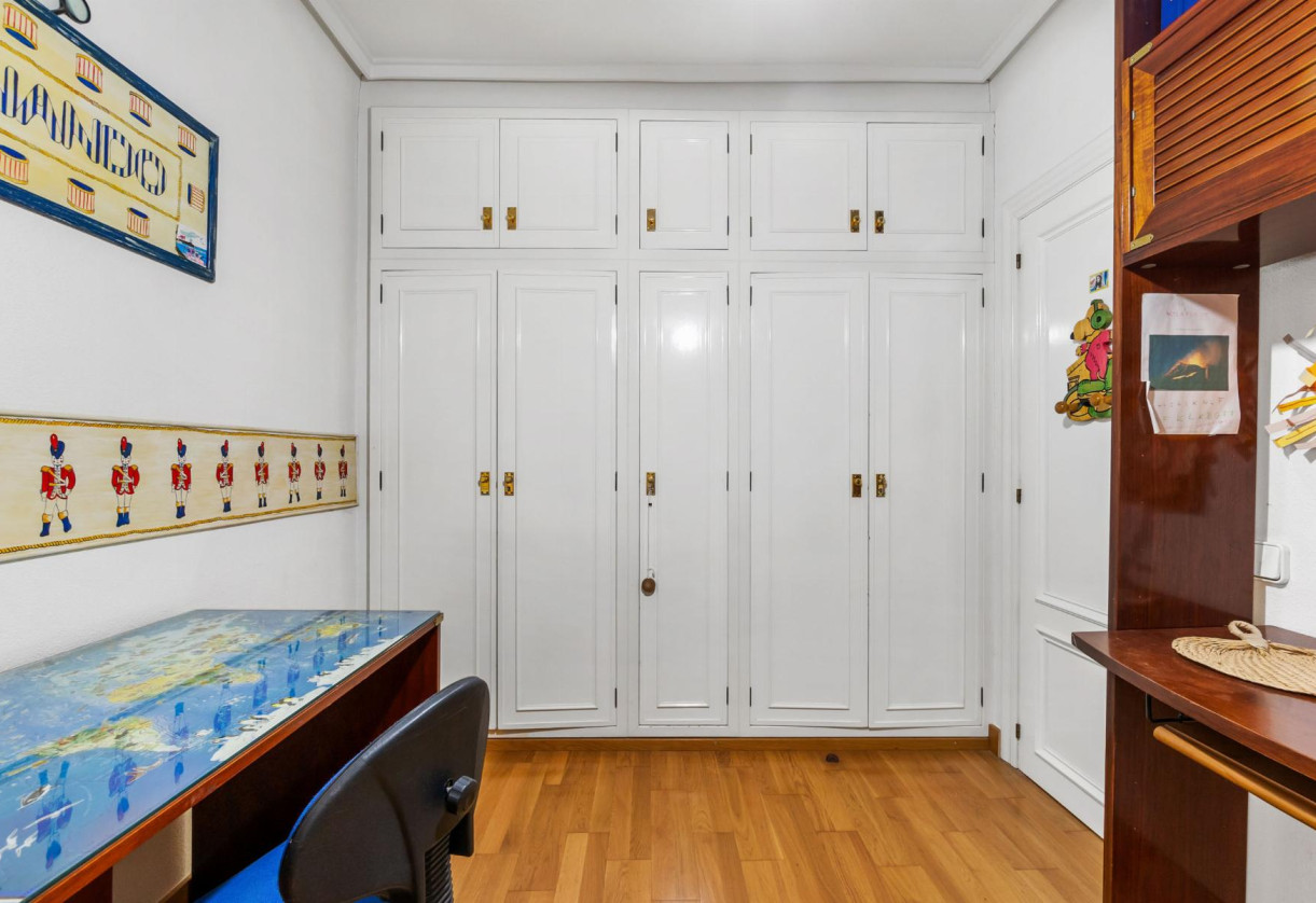 Rynek wtórny · APARTAMENTO · Torrevieja · CLUB NAUTICO TORREVIEJA