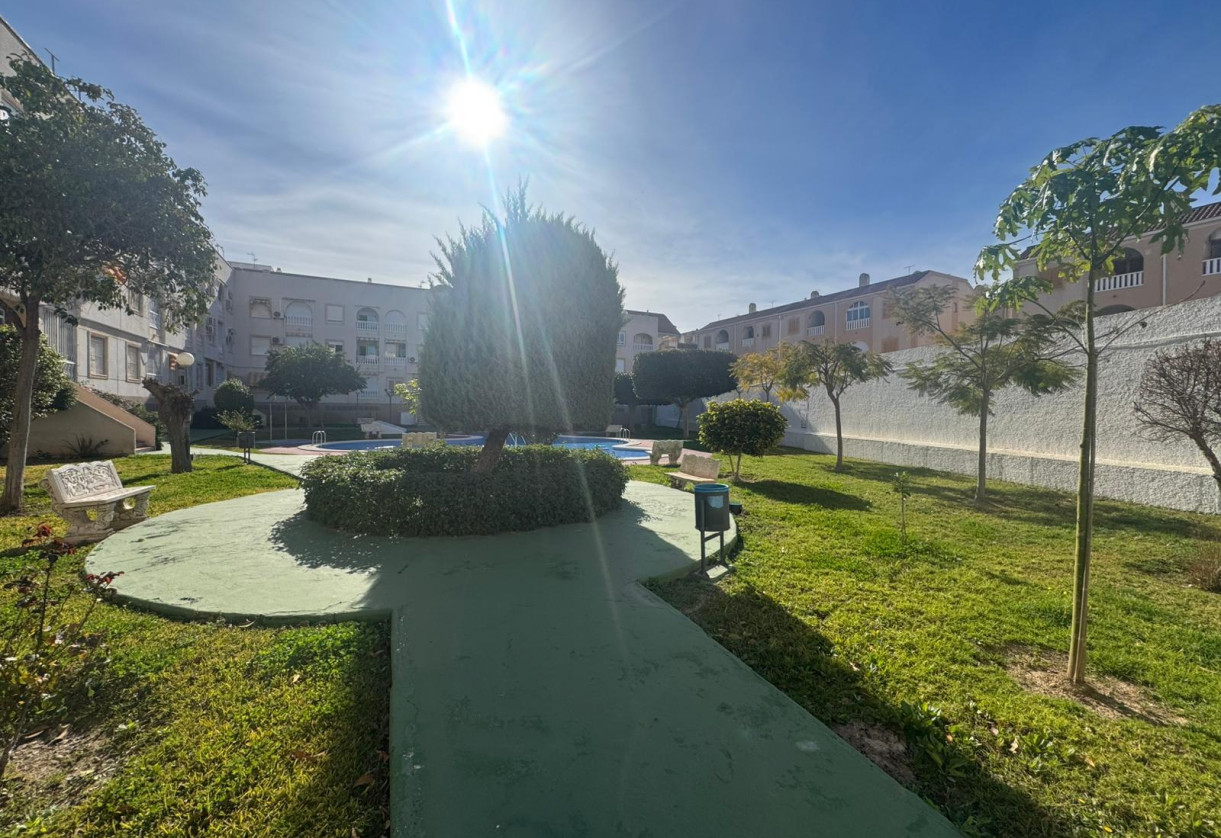 Sale · APARTAMENTO · Torrevieja · Playa del Acequión