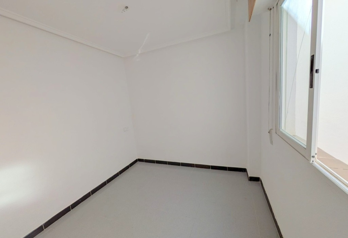 Rynek wtórny · 1. Apartment / flat · Torrevieja · Playa de los locos