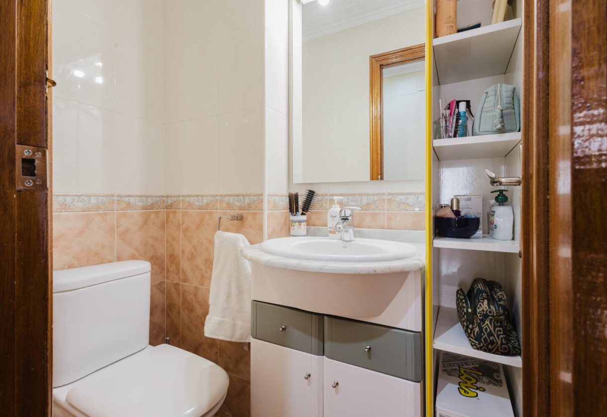 Rynek wtórny · APARTAMENTO · Torrevieja · Playa del Acequión