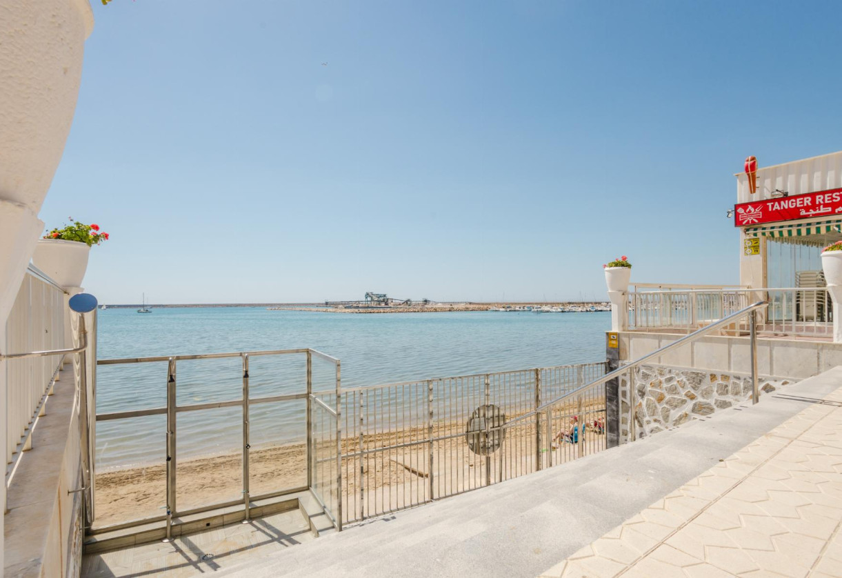 Rynek wtórny · APARTAMENTO · Torrevieja · Playa del Acequión