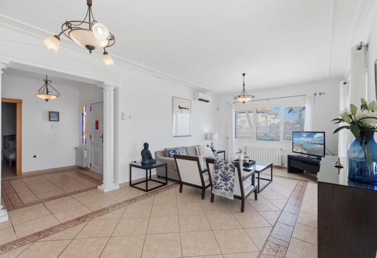 Resale · detached house · Les Bassetes