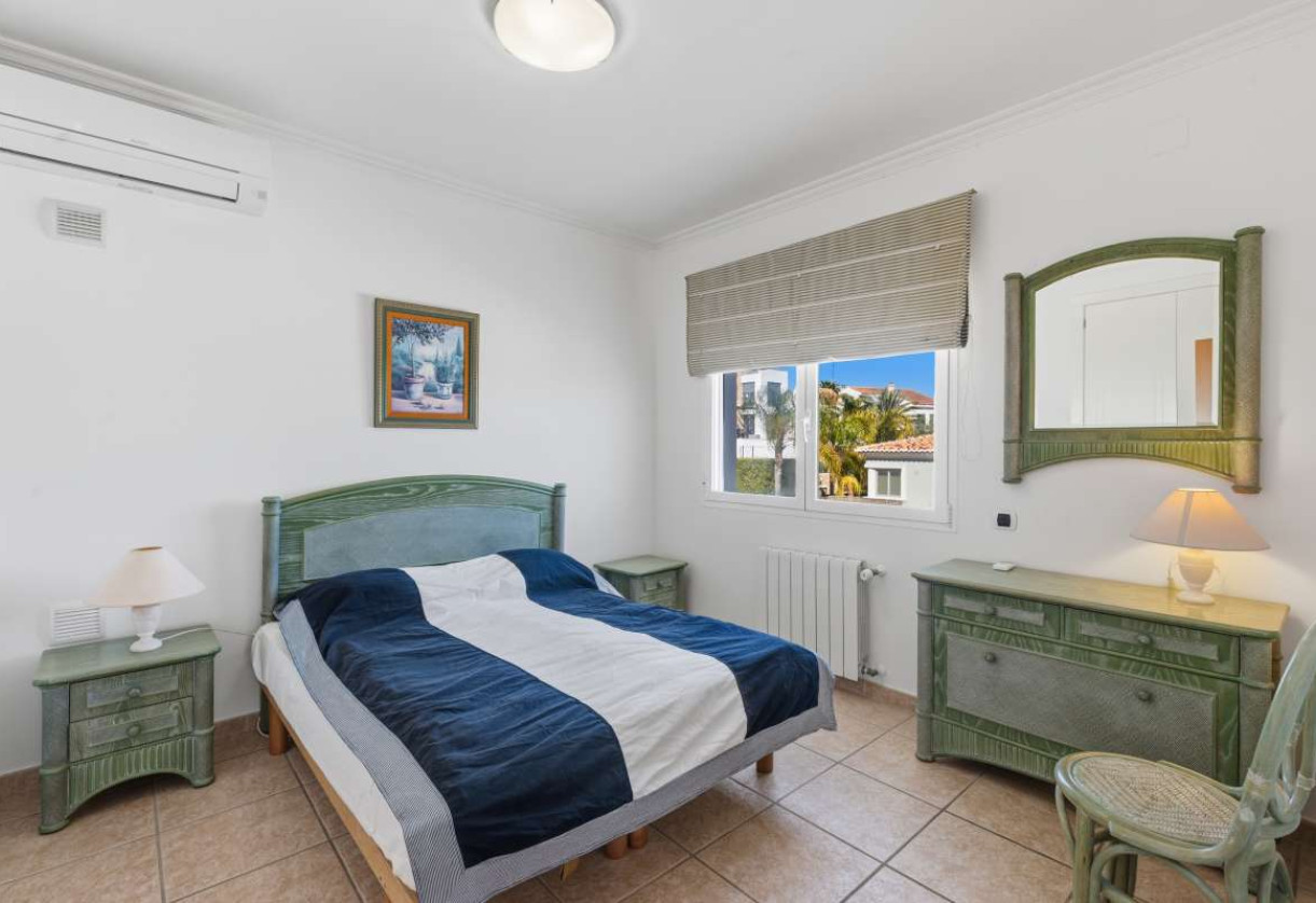 Resale · detached house · Les Bassetes