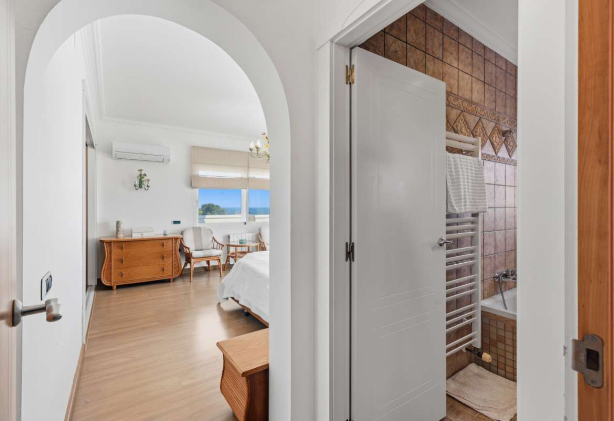 Resale · detached house · Les Bassetes