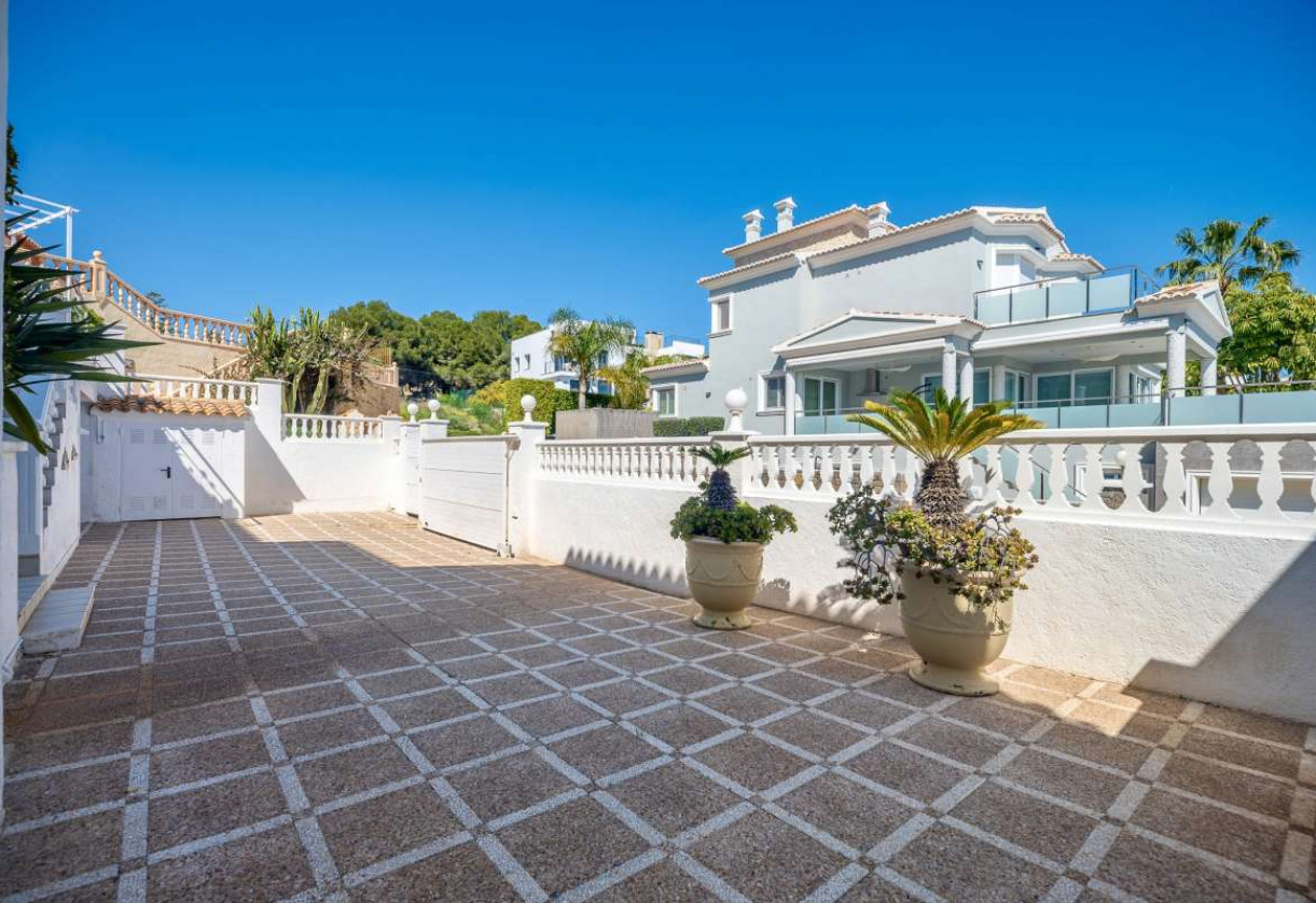 Resale · detached house · Les Bassetes