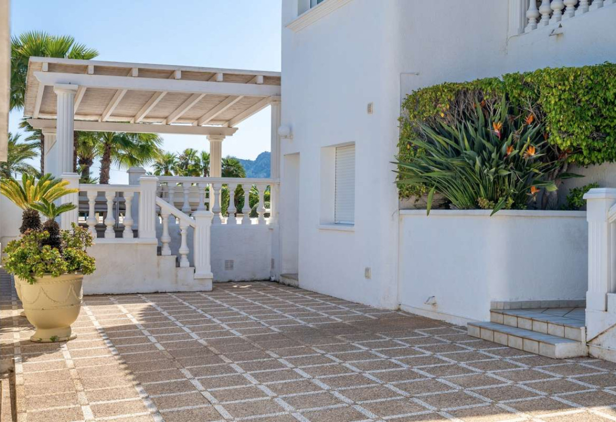 Resale · detached house · Les Bassetes