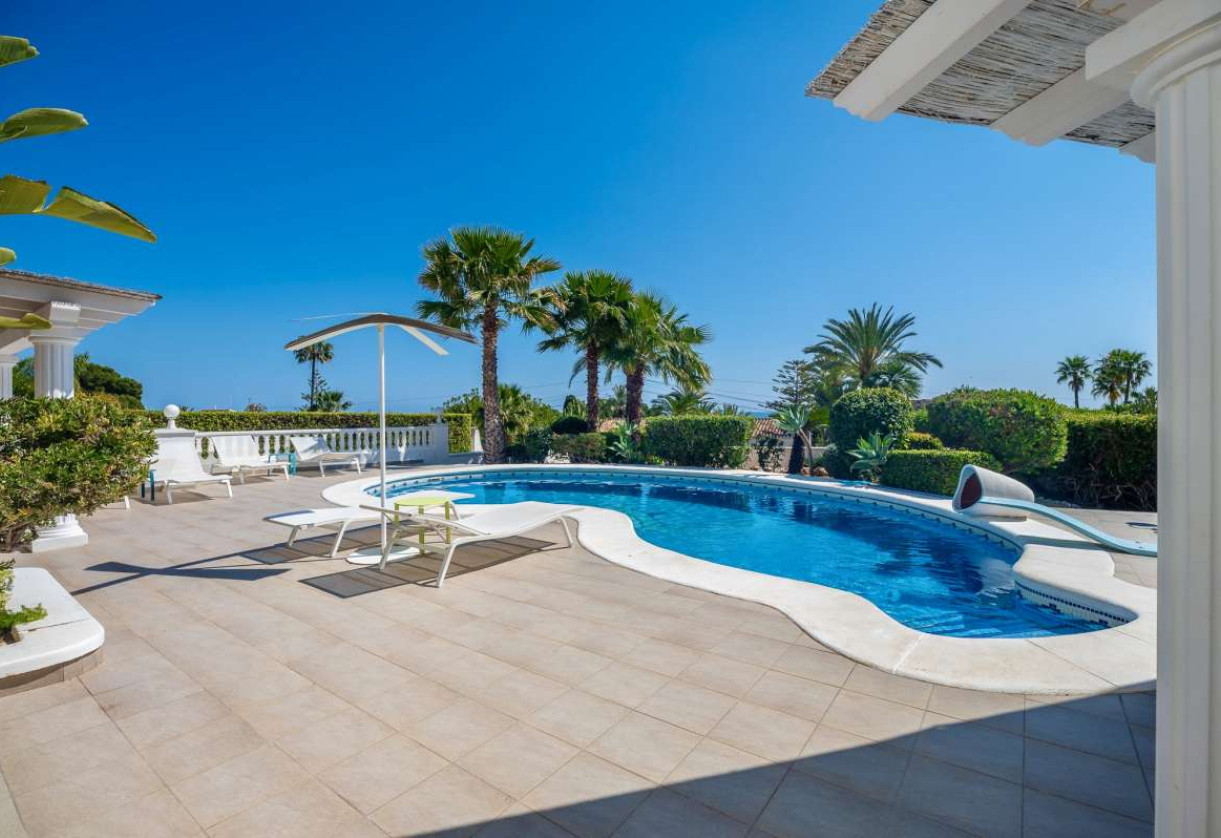 Resale · detached house · Les Bassetes