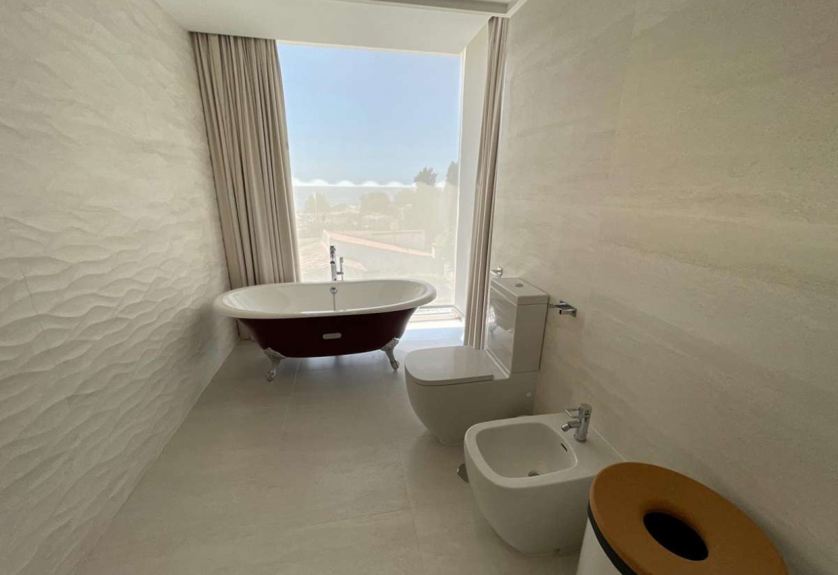 Sale · detached house · Les Bassetes