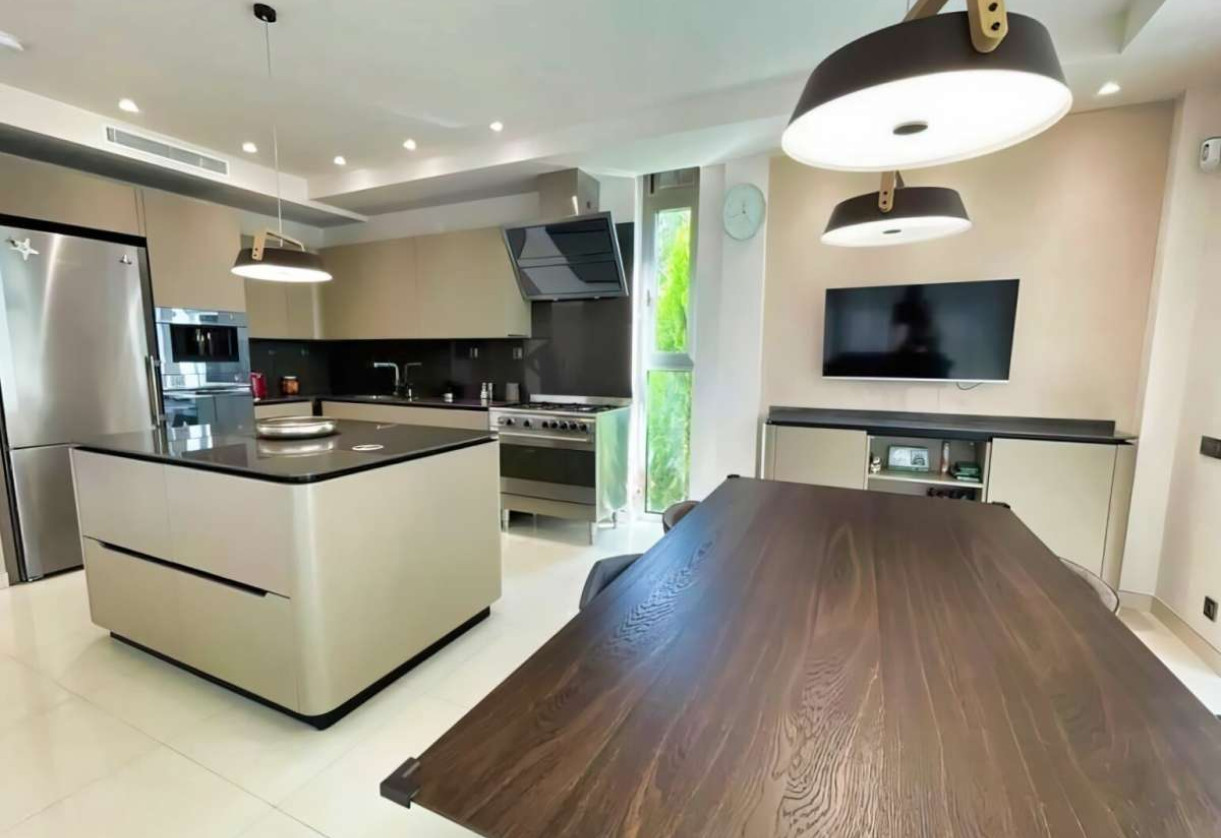 Sale · detached house · Les Bassetes