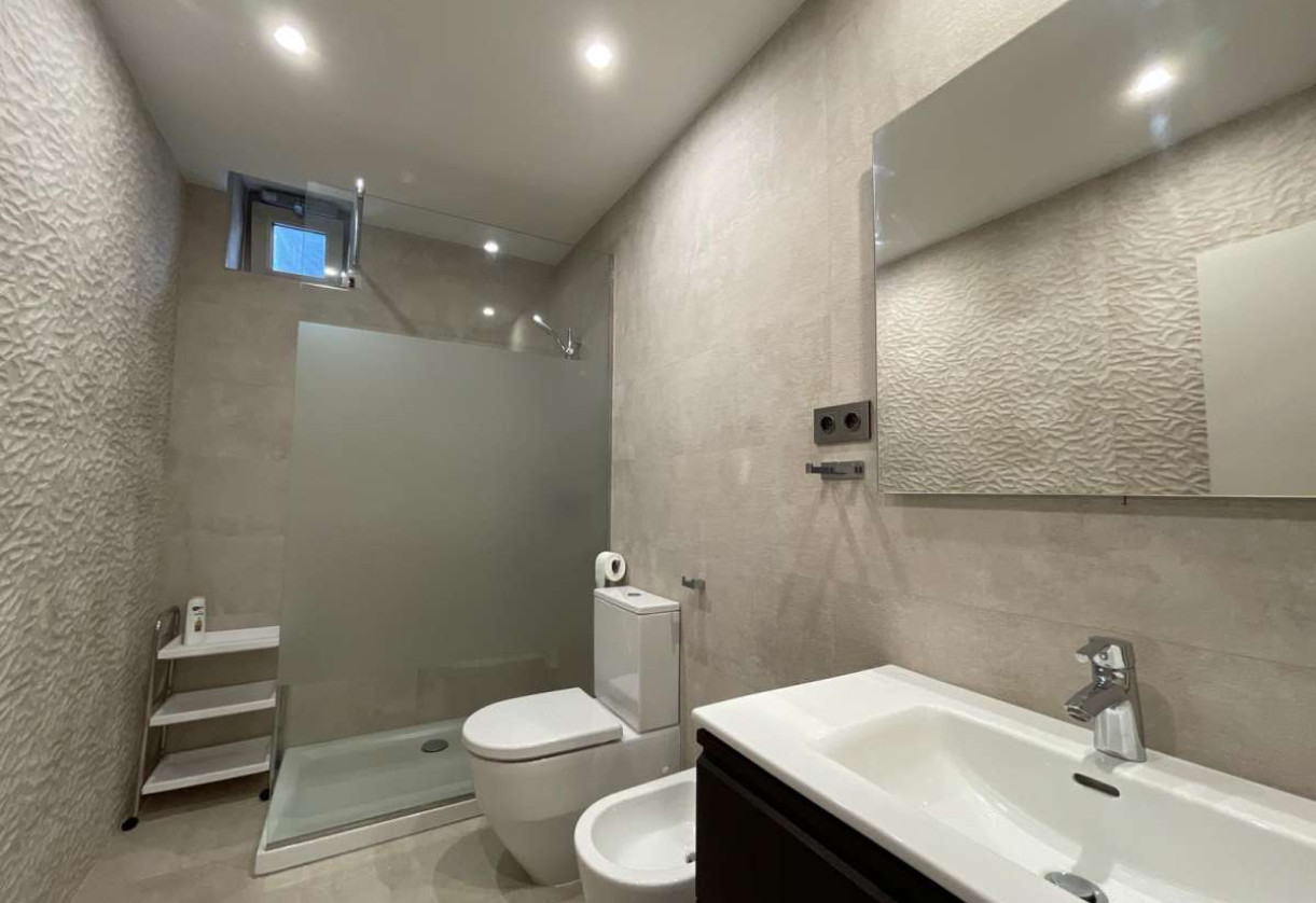 Sale · detached house · Les Bassetes