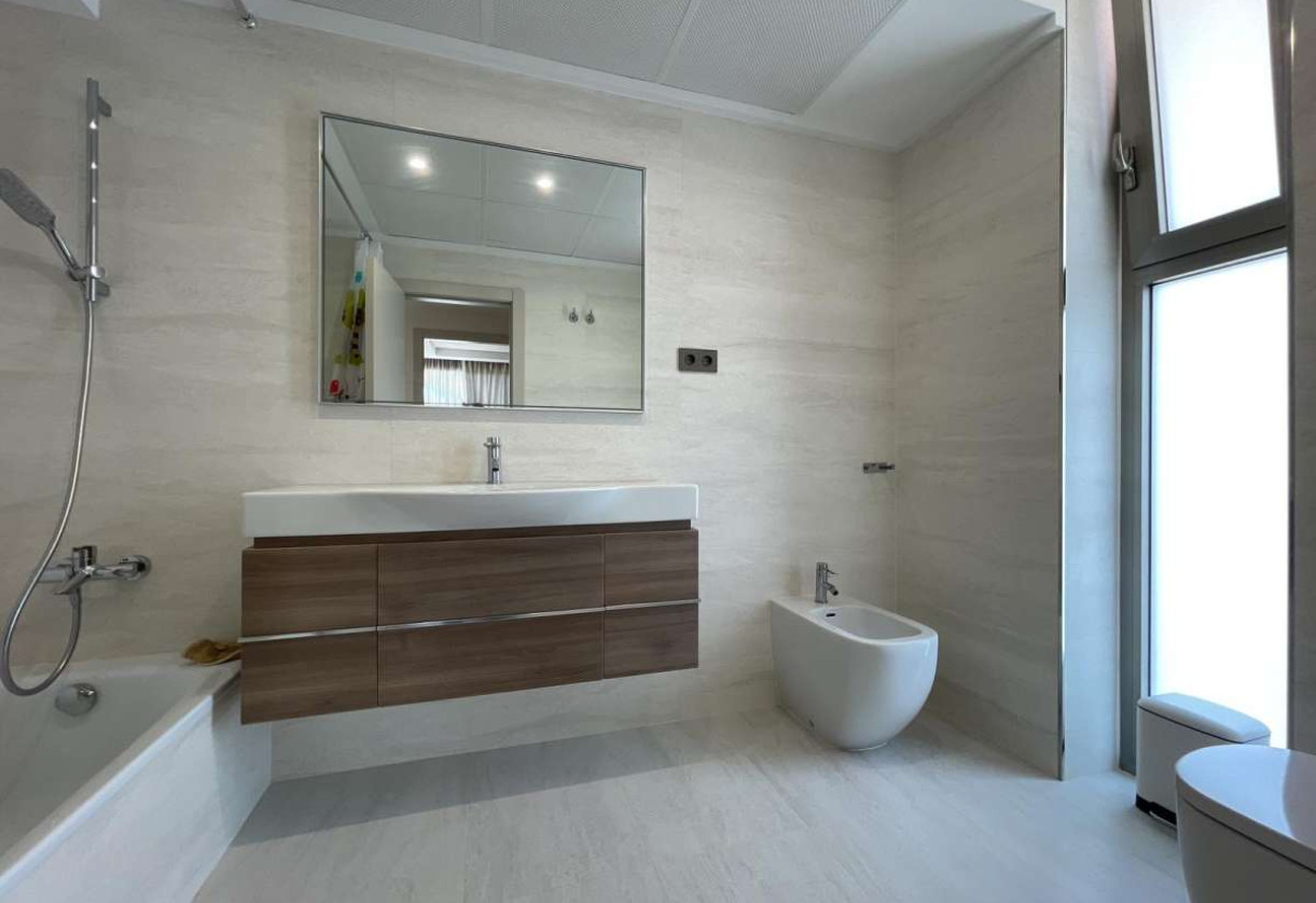 Sale · detached house · Les Bassetes