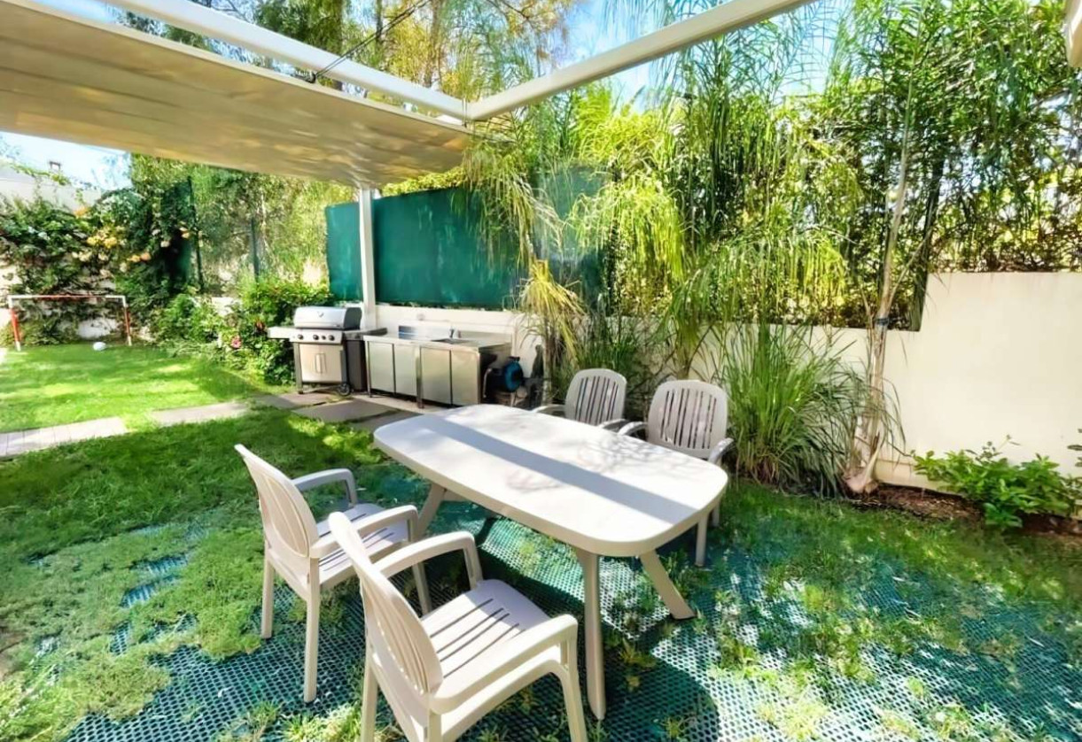 Sale · detached house · Les Bassetes