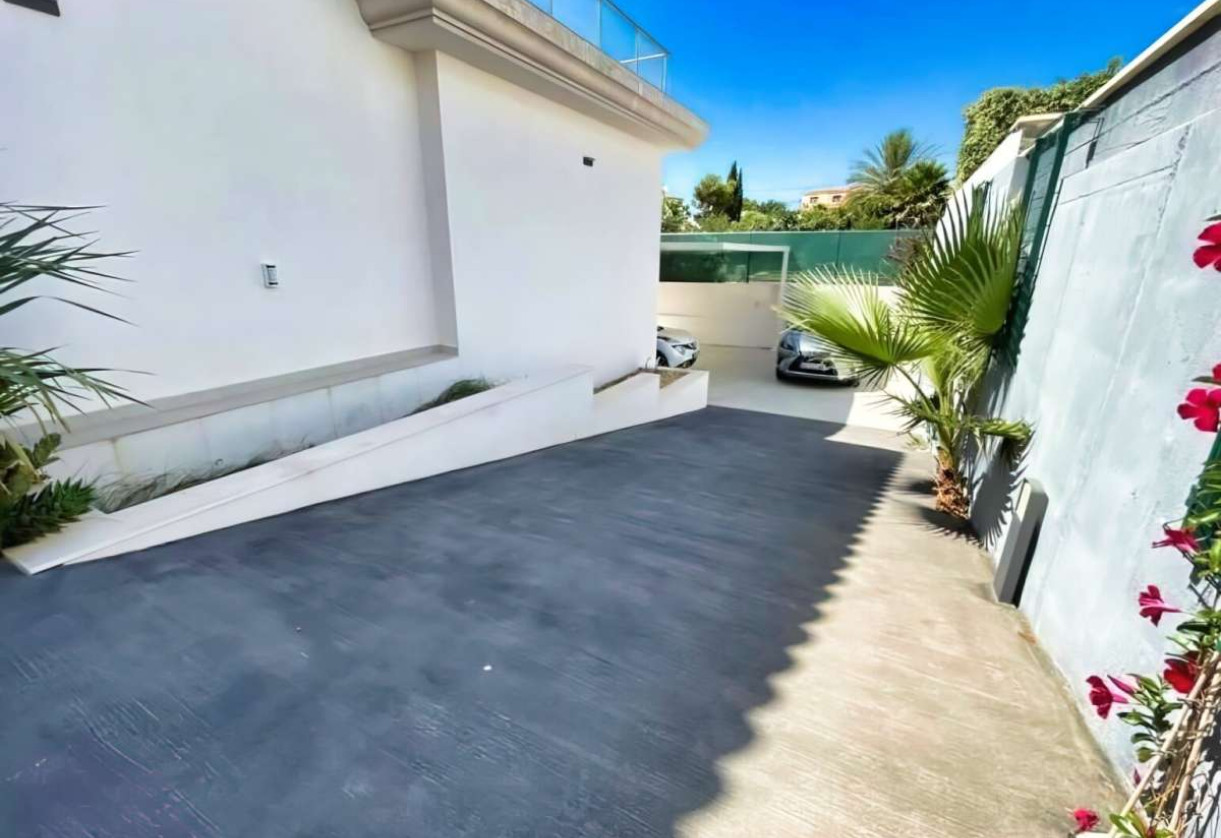 Sale · detached house · Les Bassetes