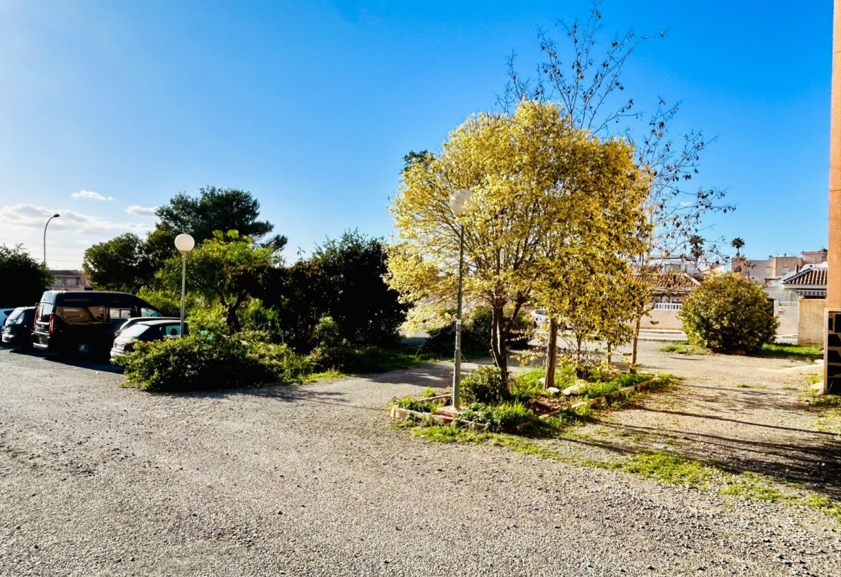 Resale · studio apartment · El Chaparral