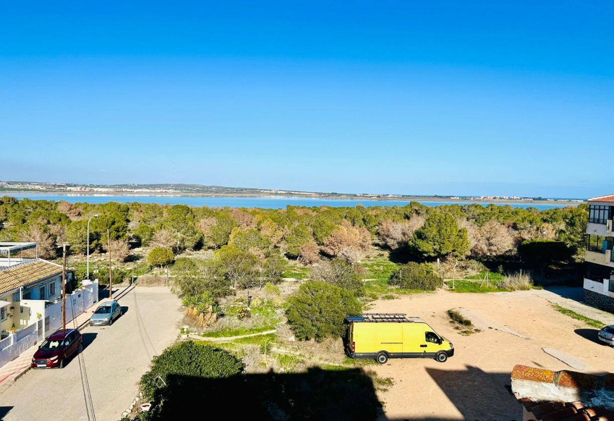 Resale · studio apartment · El Chaparral