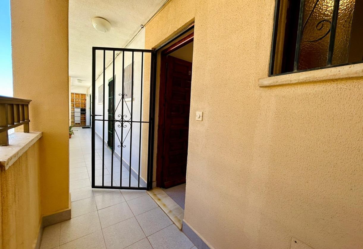 Resale · studio apartment · El Chaparral