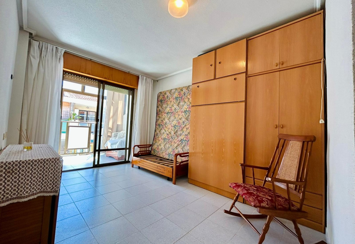 Resale · studio apartment · El Chaparral