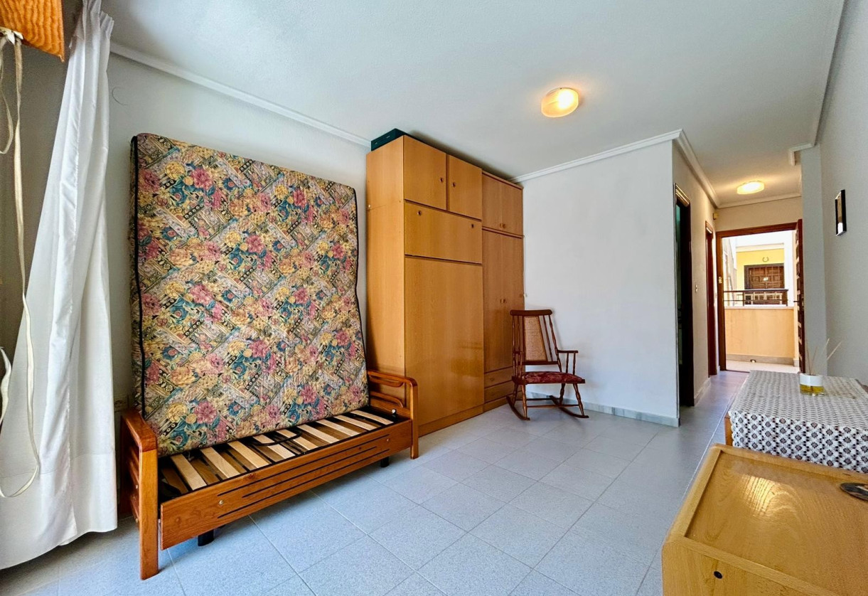Resale · studio apartment · El Chaparral