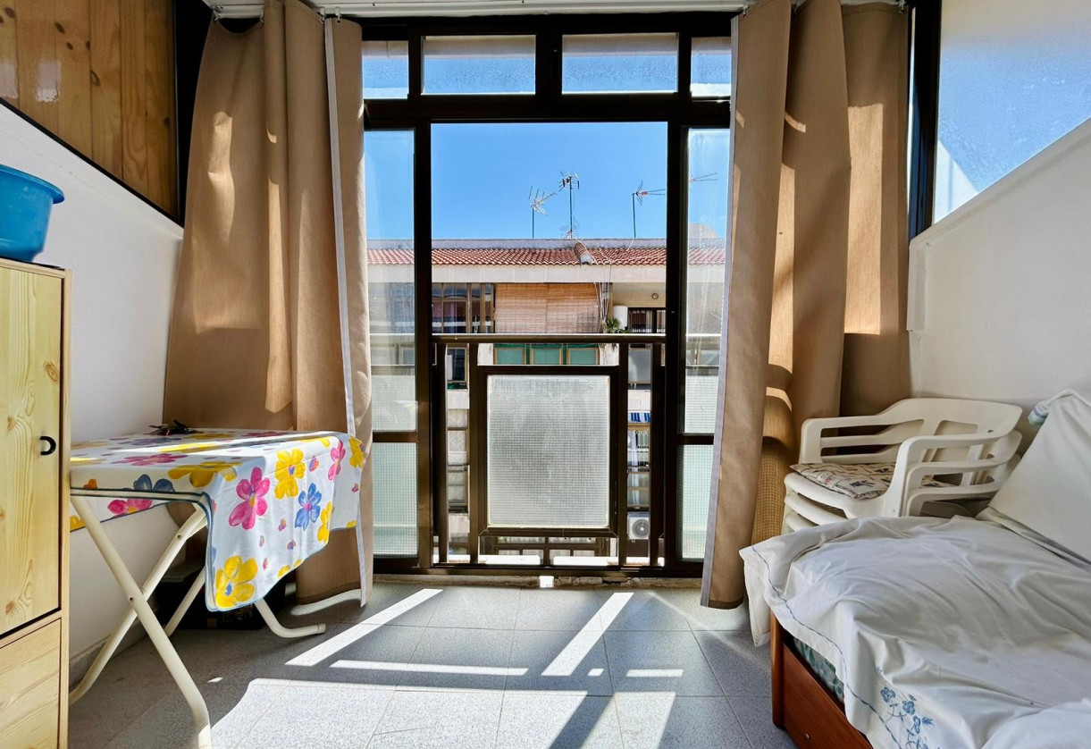 Resale · studio apartment · El Chaparral