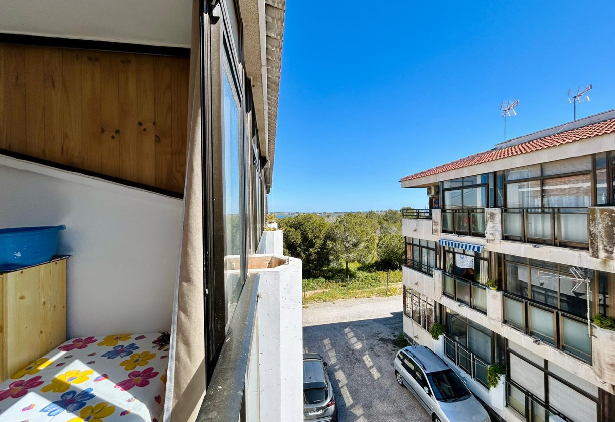 Resale · studio apartment · El Chaparral