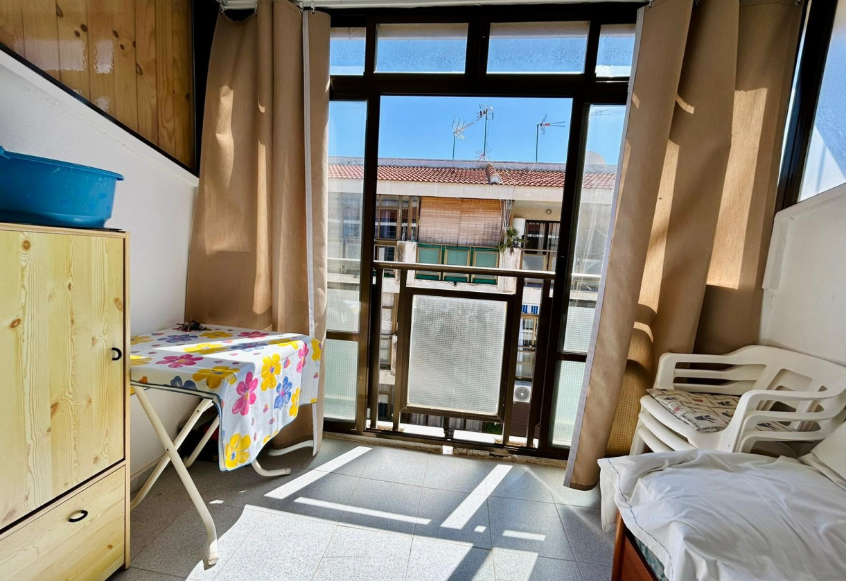 Resale · studio apartment · El Chaparral