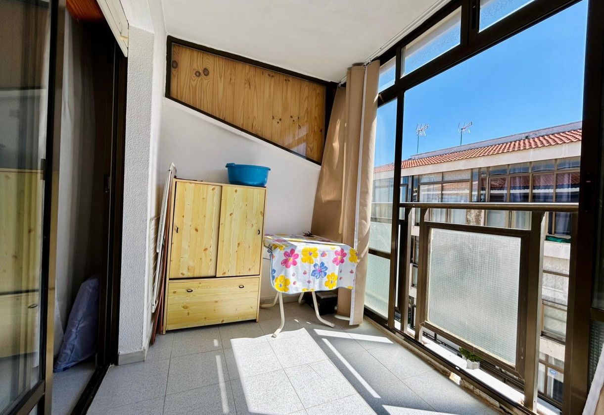Resale · studio apartment · El Chaparral