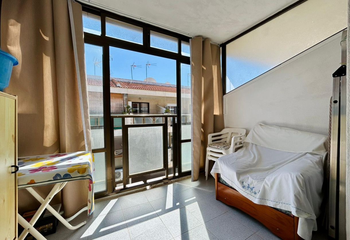 Resale · studio apartment · El Chaparral