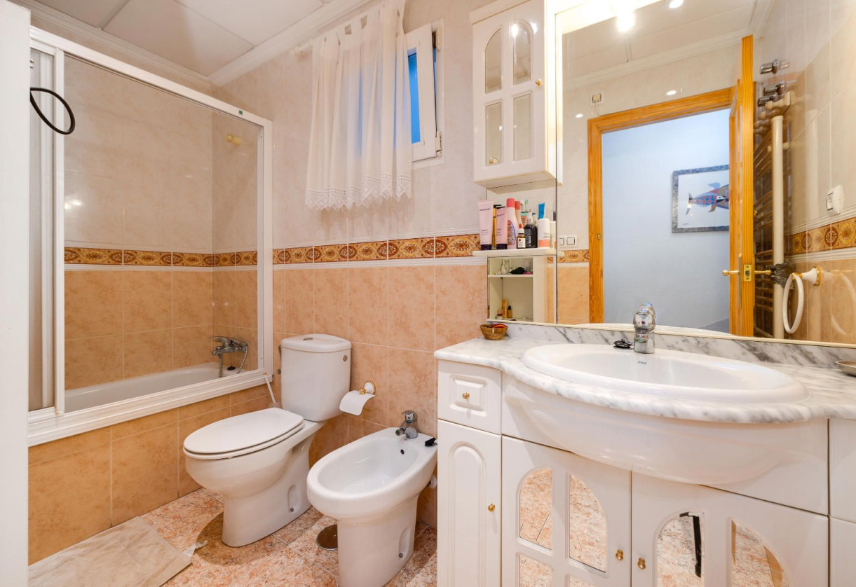 Resale · Apartment · Torrevieja · Puerto deportivo marina salinas