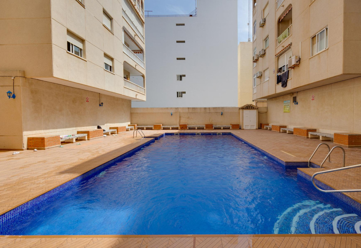 Rynek wtórny · APARTAMENTO · Torrevieja · Playa del Acequión
