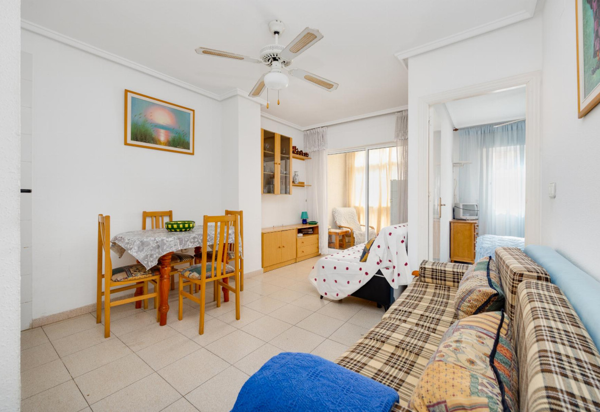 Rynek wtórny · APARTAMENTO · Torrevieja · Playa del Acequión