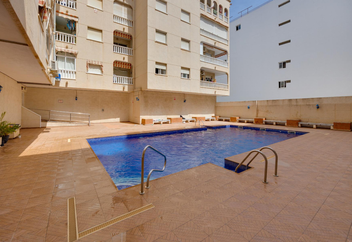 Rynek wtórny · APARTAMENTO · Torrevieja · Playa del Acequión