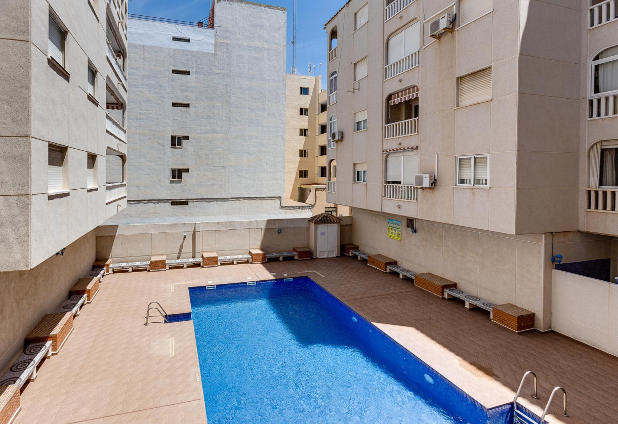 Rynek wtórny · APARTAMENTO · Torrevieja · Playa del Acequión
