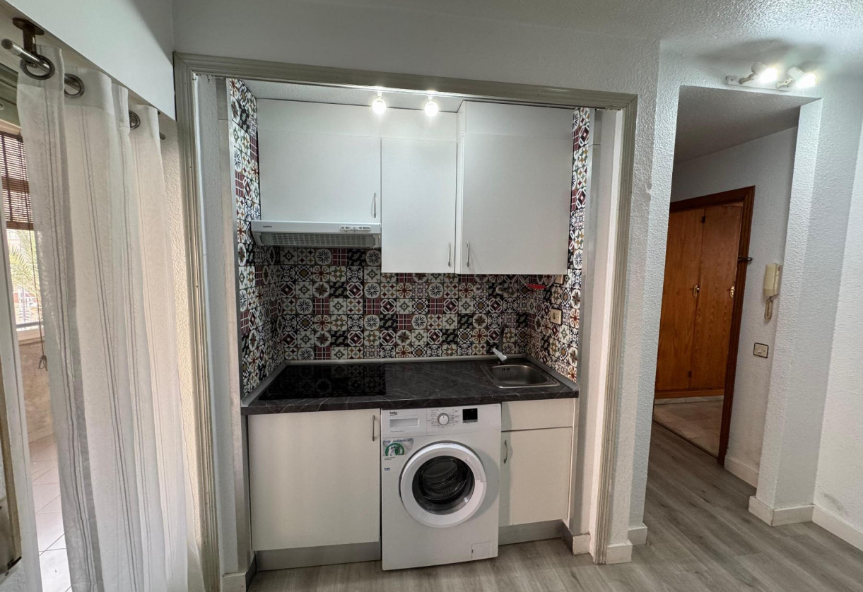 Rynek wtórny · Estudio · Torrevieja · Playa de Los Locos-Curva del Palangre