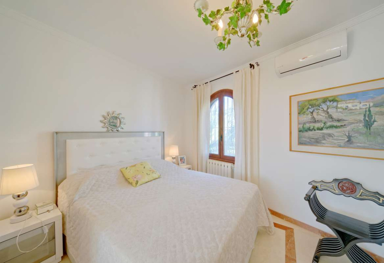 Sale · detached house · Calpe