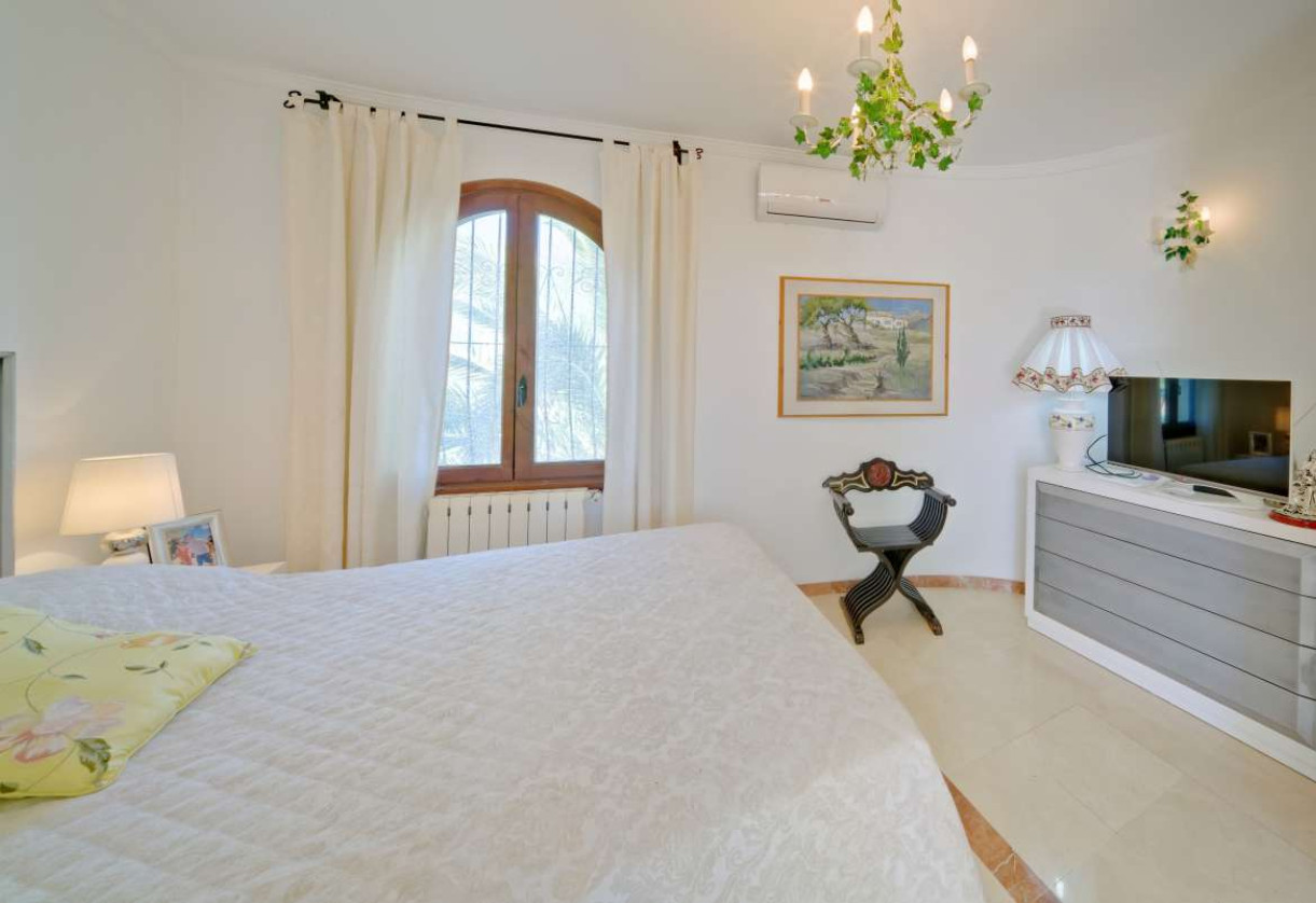 Sale · detached house · Calpe