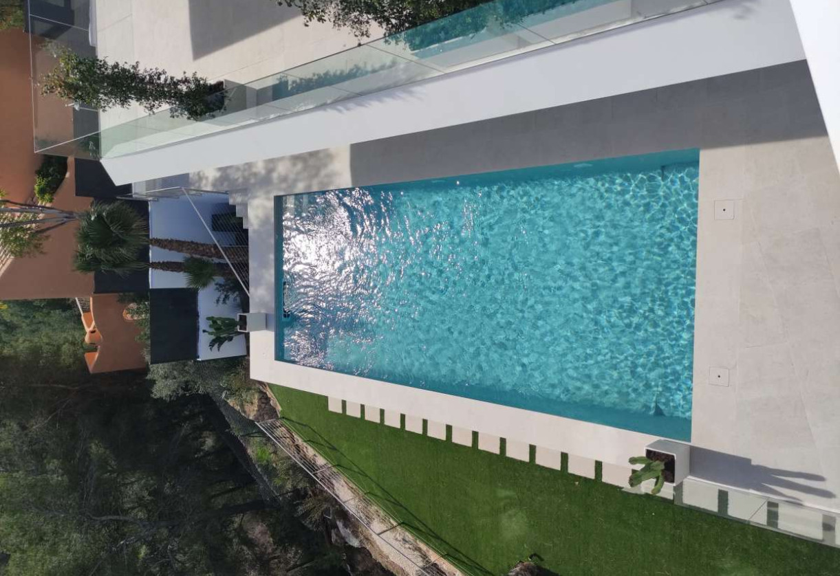 Resale · detached house · Altea